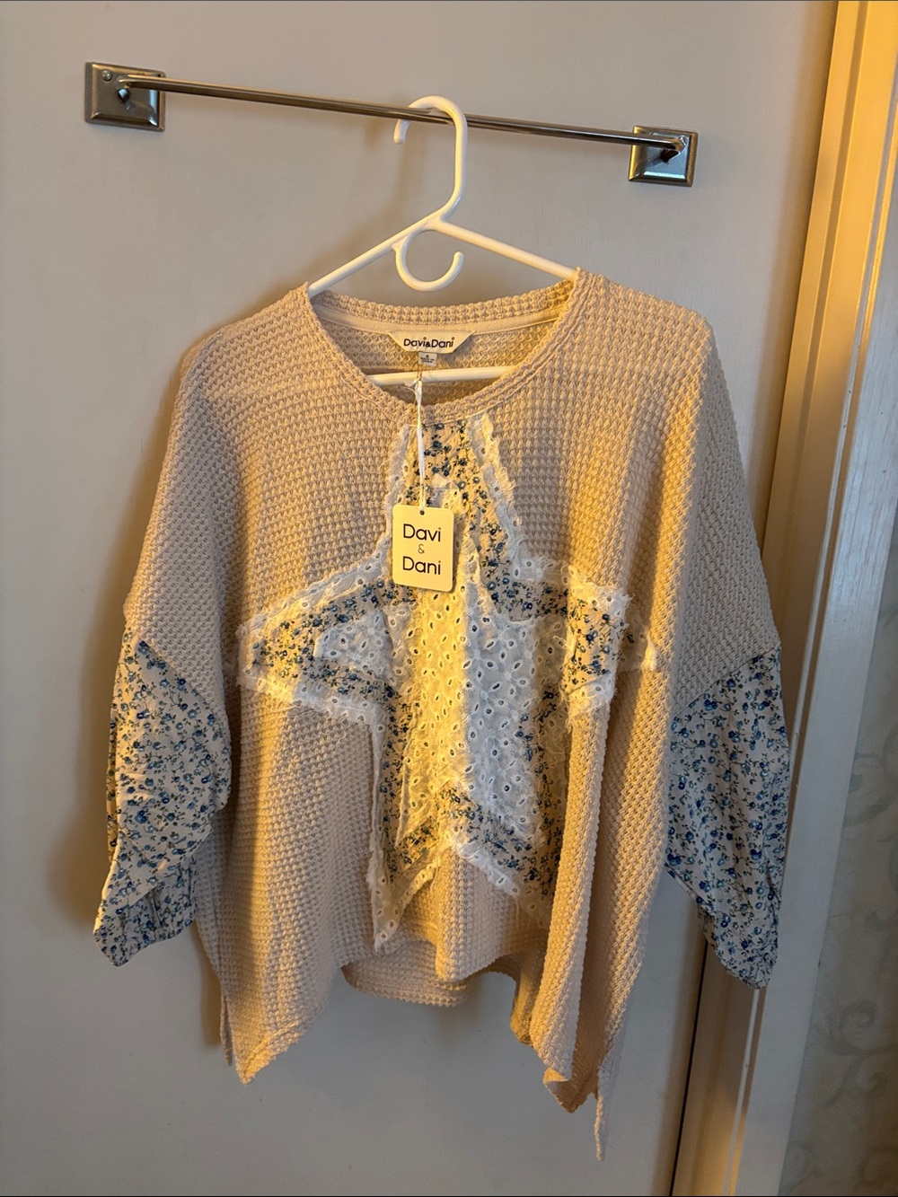 DAVI & DANI Cream Waffle Knit Sweater with Floral Star Patch